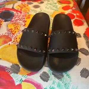 Valentino Rockstud slides